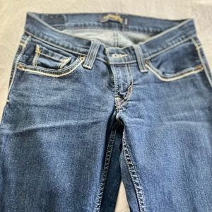 Levi’s Too Superflow 524 jeans